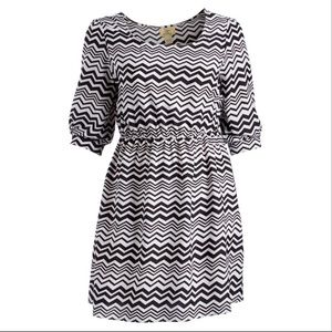 Black & white zigzag blouson dress